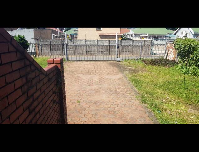 736M² OFFICE FOR SALE IN GLENWOOD